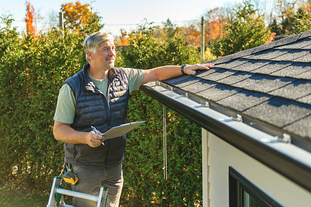 Professional Roofing technician working in Luling, LA